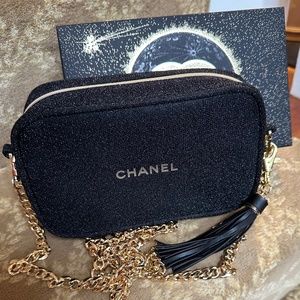 CHANEL Holiday Makeup Gift Pouch